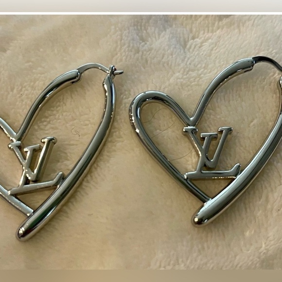 LV Heart Shaped Earrings-Gold or Silver - Picture 3 of 3